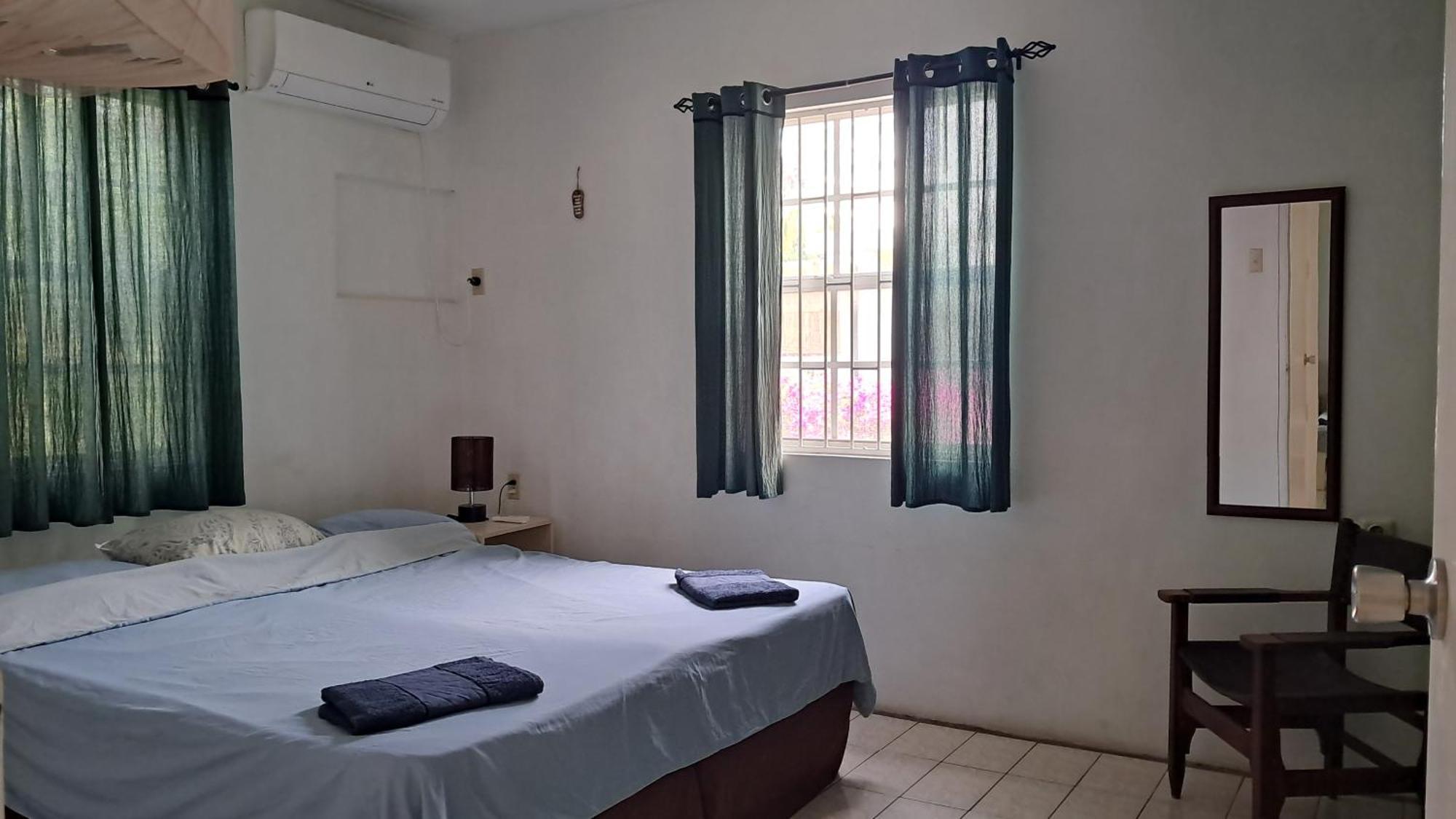 Happy Turtle Apartments Willemstad Extérieur photo